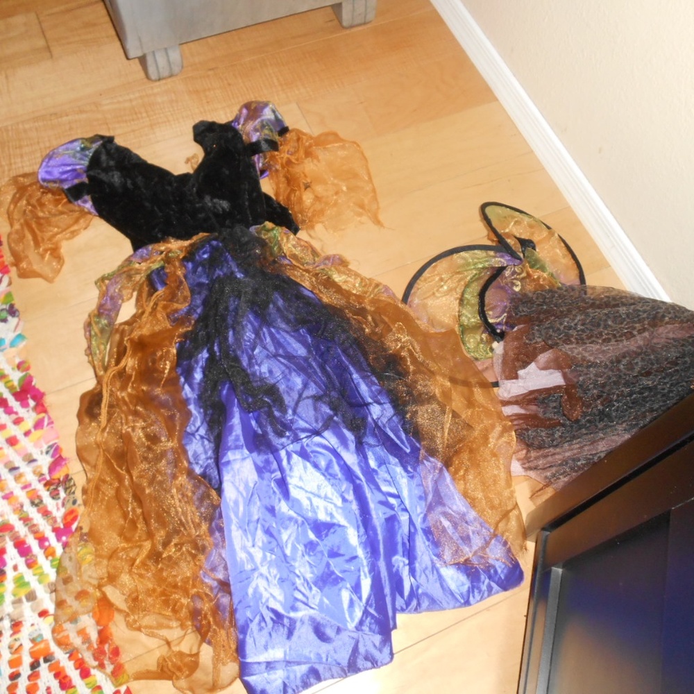 Costume